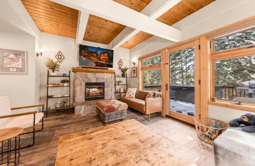 Talmont House | Tahoe City Retreat - For 8