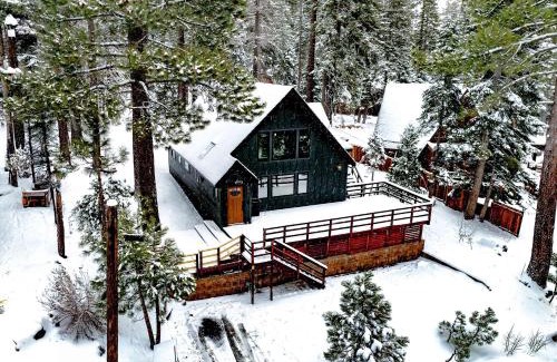 Talmont House | Tahoe City Vacation Rental with Fireplace and Deck