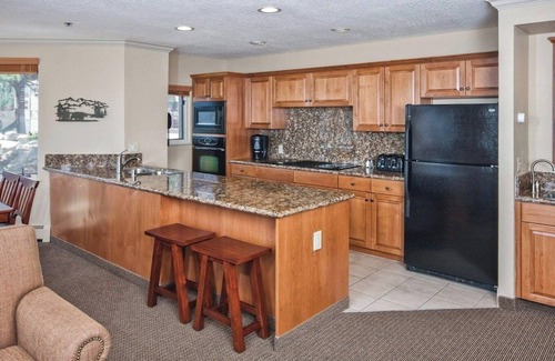 Tahoe Village Resort | Tahoe Ridge A Beautiful Holiday Inn Resort With Stunning Views of Nevada Mts