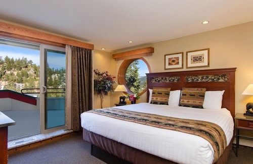 Tahoe Village Resort | Tahoe Ridge A Marvelous Holiday Inn Resort With Stunning Views