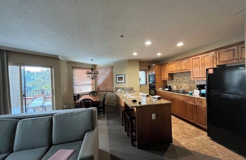 Tahoe Village Resort | Tahoe Ridge A Marvelous Holiday Inn Resort With Stunning Views
