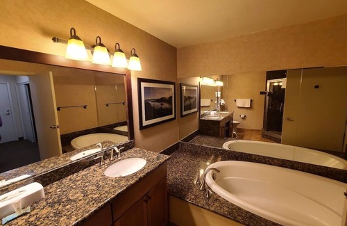 Tahoe Village Resort | Tahoe Ridge A Marvelous Holiday Inn Resort With Stunning Views