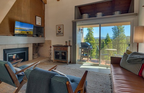 Carnelian Woods House | Tahoe Time: 2 BR, 1.5 BA Townhouse in Carnelian Bay, Sleeps 6