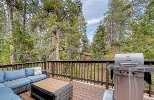 Tahoma House | Tahoma Family Getaway with Bocce Ball & BBQ Grill