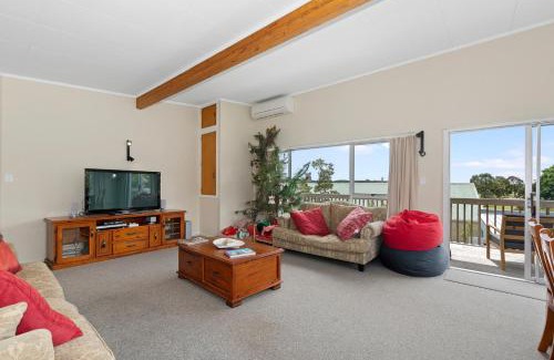 Paihia House | Tahuna Family Escape - Paihia Holiday Home