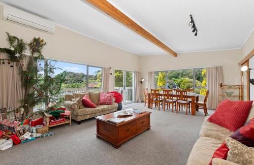 Paihia House | Tahuna Family Escape - Paihia Holiday Home