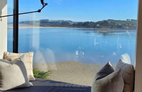 Taieri Mouth House | Taieri Mouth Beach Retreat 30 minutes from Dunedin