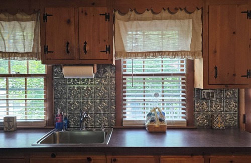 West Alton House | Taigh Loch - Lakes Region Retreat!
