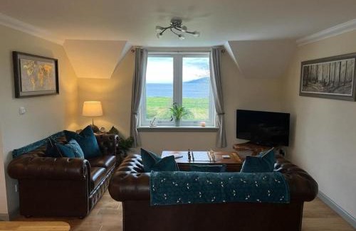 West Laroch Apartment | Taigh Mara(Marine House) 2 bed Apartment