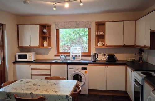 Morar Cottage | TAIGH NA TALIA - 2 SANDHOLM, family friendly in Mallaig