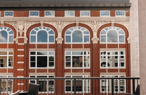 Downtown Knoxville Apartment | Tailor Loft Penthouse | Downtown w/Rooftop Deck