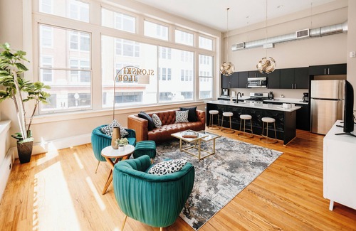 Downtown Knoxville Apartment | Tailor Loft Urban Apartment | Best Downtown Views