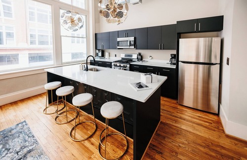 Downtown Knoxville Apartment | Tailor Loft Urban Apartment | Best Downtown Views