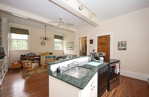 Saunderstown House | Take a 3 day Luxury stay in New England