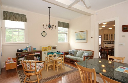 Saunderstown House | Take a 3 day Luxury stay in New England