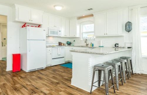 Surfside Beach House | Take It Easy in Surfside - Gulf and Bay Views, Cute Beach House!