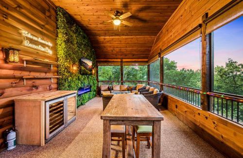 Gatlinburg - Pigeon Forge House | Take Me Down to "Bearadise City", a Luxurious 4 BR Cabin Nestled in the Cobbly Knob Resort!