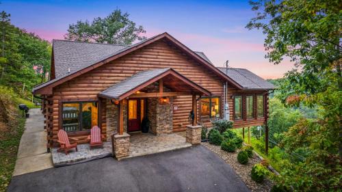 Gatlinburg - Pigeon Forge House | Take Me Down to "Bearadise City", a Luxurious 4 BR Cabin Nestled in the Cobbly Knob Resort!