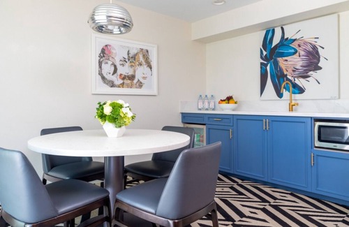 Norma Triangle Hotel | Take Pleasure in Los Angeles! 2 Modern Units! Striking City Views, Rooftop Pool!