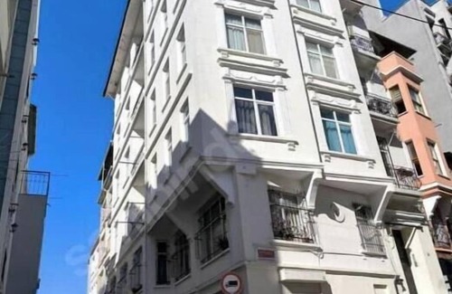 Taksim Apartment | TAKSiM 4 Room Entrance Floor No Stairs