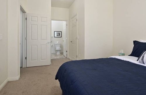 Midvale Apartment | Talavera Apt: ★ King Bed ★ Fast WiFi ★ Balcony View ★ 55 Inch TV