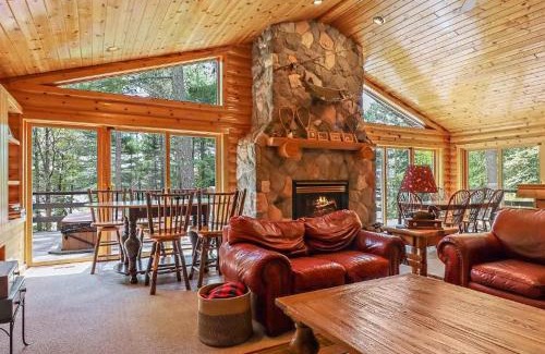 Eagle River House | Tall Pines Lodge in Eagle River WI