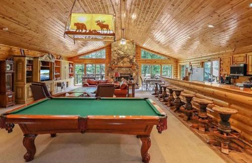 Eagle River House | Tall Pines Lodge in Eagle River WI