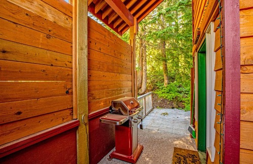 Hyak House | Tall Timber Lodge
