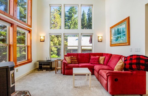 Hyak House | Tall Timber Lodge