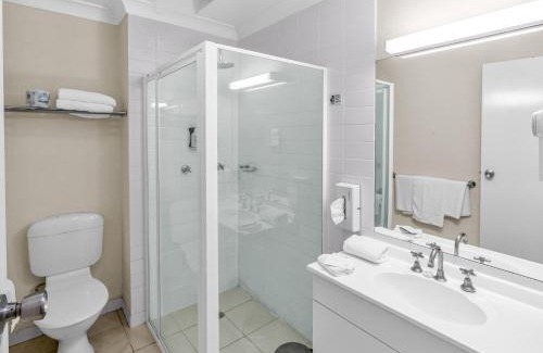 Ainslie Hotel | Tall Trees Ainslie Motel