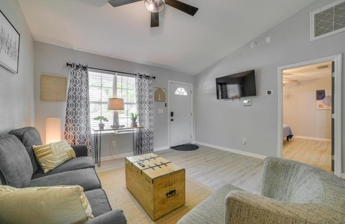 Tallahassee House | Tallahassee Home with Private Deck 4 Mi to Downtown