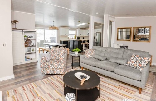 Pelican Rapids House | Tamarac Lake Home with Seven Bedrooms and Sand Beach