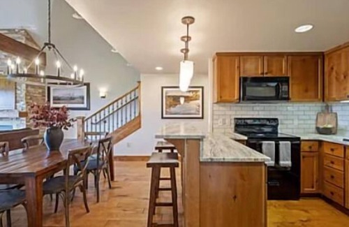 Tamarack Condo | Tamarack Lake View Retreat Lodge 2 Bedroom Condo - Peaceful 2 BR Condo with Fireplace and Patio