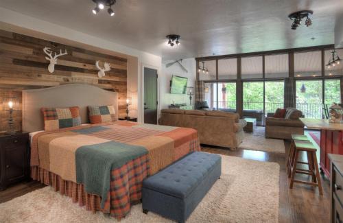 Purgatory House | Tamarron Gambel Oak - 757