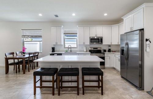 East Tampa House | Tampa 3BR Near Zoo & Cruise Port - Sleeps 8