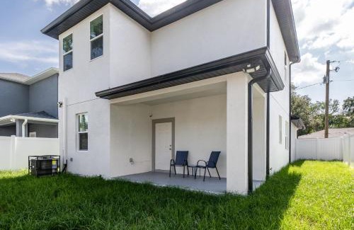 East Tampa House | Tampa 3BR Near Zoo & Cruise Port - Sleeps 8