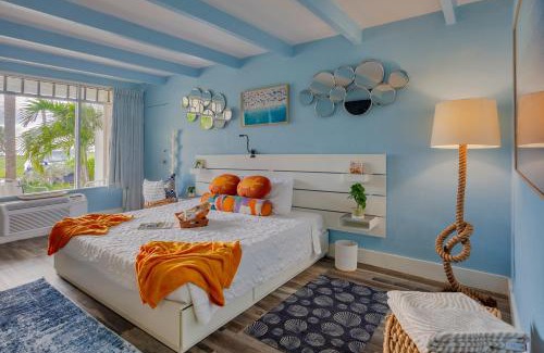 Ruskin Apartment | TAMPA BAY, BEACH step away, WIFI, FREE PARKING,POOLS, JACUZZI