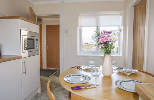 Llanfairpwllgwyngyll Cottage | TAN TWR FARM COTTAGE, pet friendly, with a garden in Dwyran