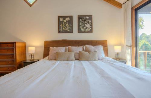 Blairsville House | Tanager - Romantic Cabin, Porch, Mountain View