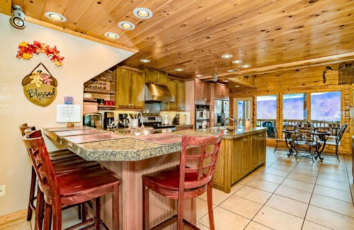 Gatlinburg - Pigeon Forge Cabin | Tanasi Lodge - Weddings - Retreats - Gathering