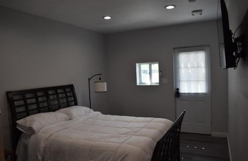 Tannersville Hotel | Tanersville Village Rooms on Saw Mill Creek