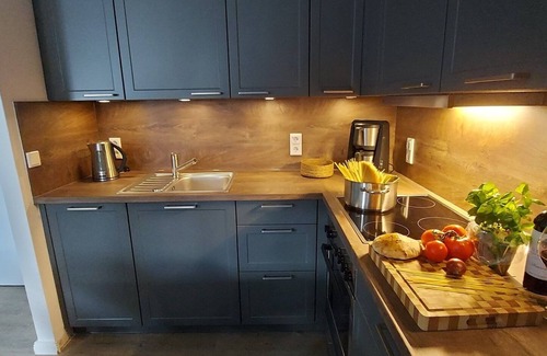 Holm Apartment | Tante Maaß - Maisonette apartment, shower, washing machine, parking space, TV, WLAN