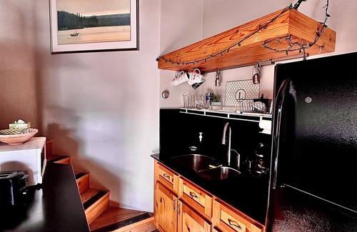 El Prado House | Taos Loft Nest with Monthly & Weekly Discounts!