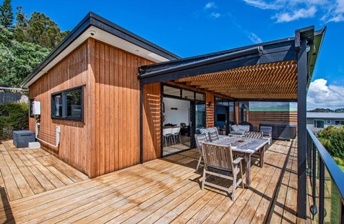 Te Tii House | Tapuaetahi Beach Marvel - Te Tii Holiday Home