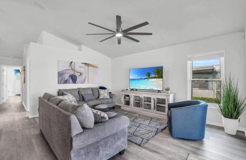 Pelican House | Tarpon Point Treasure