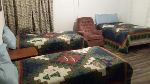 Marinette Hotel | Tarragon Motel