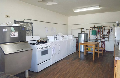 Marinette Hotel | Tarragon Motel