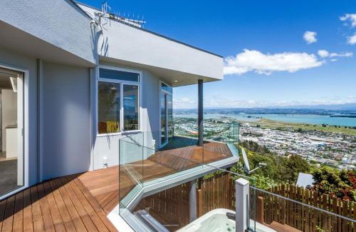 Britannia Heights Villa | Tasman Bay Villa