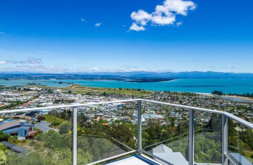 Britannia Heights Villa | Tasman Bay Villa