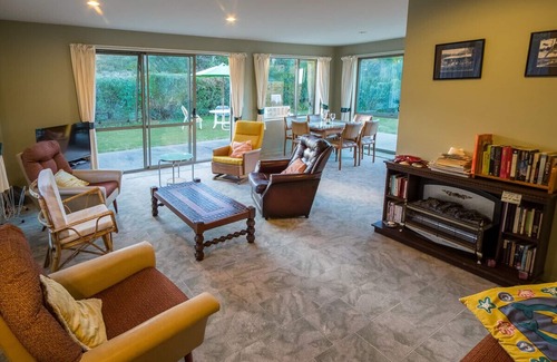 Marahau Cottage | Tasman Treat - Marahau Holiday Home
